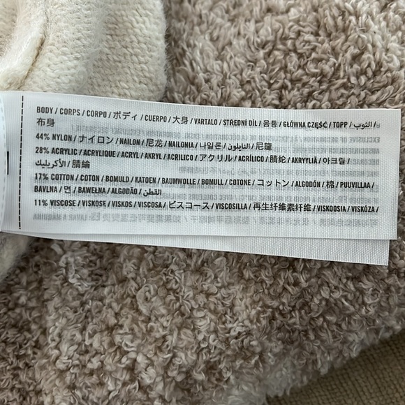 Abercrombie & Fitch, soft sweater, size small, excellent used condition Bin x - Picture 6 of 6